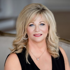 Laura Hughes, Recognized by BestAgents.us as a 2024 Top Agent 