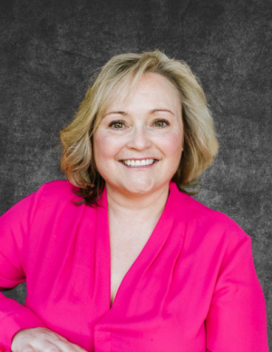 Lisa Holder, Recognized by BestAgents.us as a 2024 Top Agent