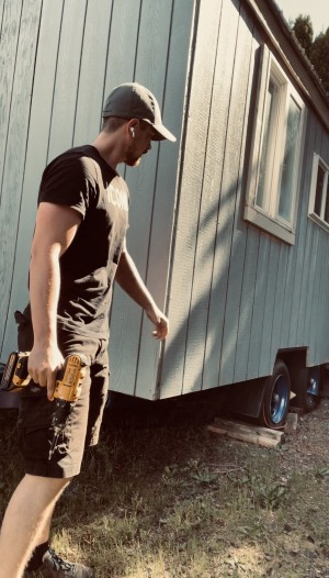 There’s a new handyman in town :Curtis Van Driesche and Upfix llc now Chicago based