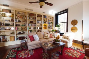 Louisville Bourbon Inn Bourbon Room Library