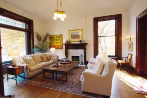 Louisville Bourbon Inn Comfortable Common Spaces