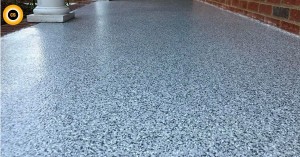 Decorative garage floor flakes