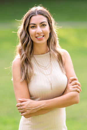 Antoinette Farina, Recognized by BestAgents.us as a 2024 Top Agent