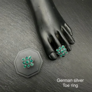 german silver toe ring