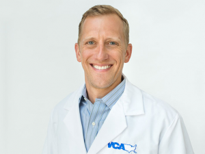 William Leonard Snell, DVM, DACVS (SA), Medical Director of VCA South Shore Animal Hospital