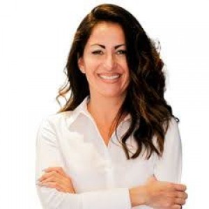 Lina Navarrete, Recognized by BestAgents.us as a 2024 Top Agent