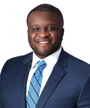 Dr. Chinedu O. Nwasike, Board-Certified Orthopedic Surgeon Specializing in Spine Disorders