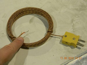 Thermocouple wire with plug