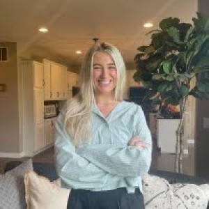 Elizabeth Martin, Recognized by BestAgents.us as a 2024 Top Agent