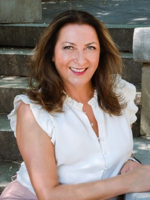 Veronique Onteniente, Recognized by BestAgents.us as a 2024 Top Agent