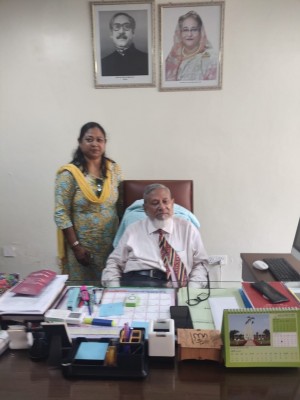 Smile Education Consultancy with College Chairman