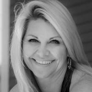 Sandee Glass, Recognized by BestAgents.us as a 2024 Top Agent