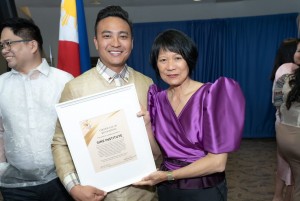 20240525 Sine Institute President Michael Masangkay with Toronto Mayor Olivia Chow