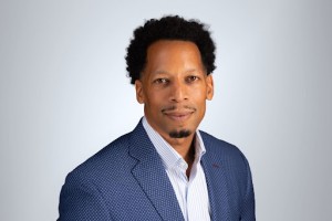 Omid Akale, Recognized by BestAgents.us as a 2024 Top Real Estate Consultant