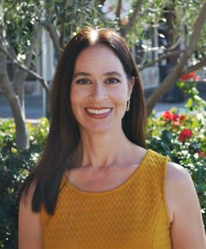 Alexa Saxon, Recognized by BestAgents.us as a 2024 Top Agent