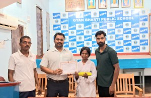 Kashish receiving certificate 