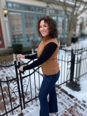 Laura Cirigliano-Bosworth, Recognized by BestAgents.us as a 2024 Top Agent