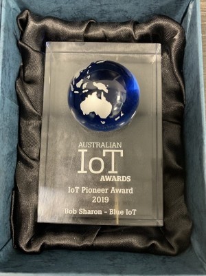 The award received by Bob Sharon - Blue IoT
