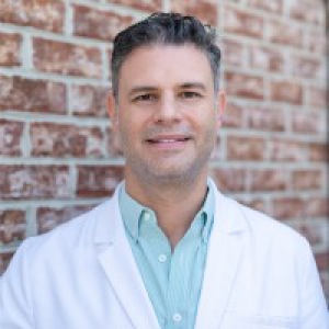 Andres Guirola, DDS: Esteemed Dentist at Absolute Dental Care