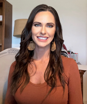 Tiffany Kinslow, Recognized by BestAgents.us as a 2024 Top Agent