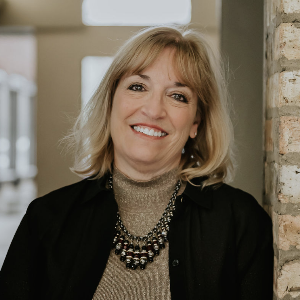 Terri Tillinghast, Recognized by BestAgents.us as a 2024 Top Agent