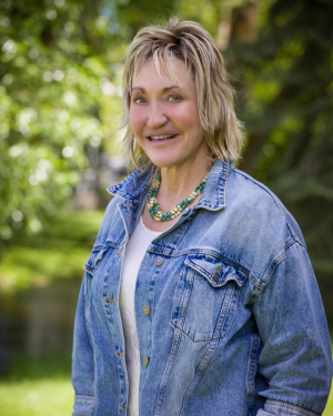 Debbie Street, Recognized by BestAgents.us as a 2024 Top Agent