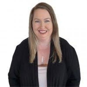 Julie Reyes, Recognized by BestAgents.us as a 2024 Top Agent