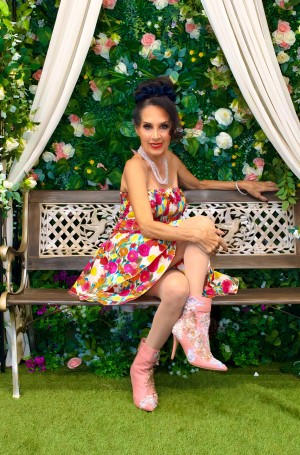 Gail King: Redefining Success in the World of Mature Modeling. 