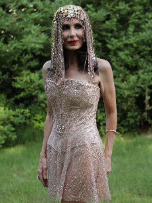 Gail King: Redefining Success in the World of Mature Modeling. 