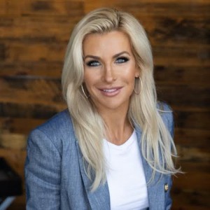 Laura Bernth, Recognized by BestAgents.us as a 2024 Top Agent 