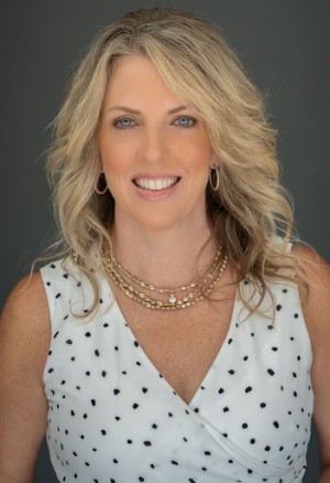 Kelly Testa, Recognized by BestAgents.us as a 2024 Top Agent 