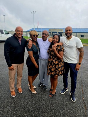 PHOTO 2024 Wayne and children