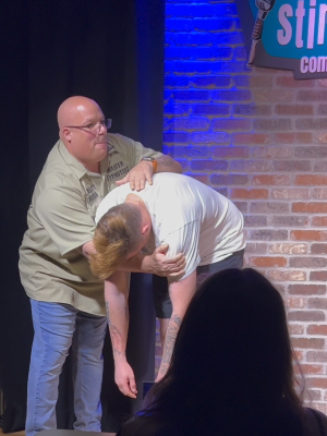 HILARIOUS HYPNOTIC MOMENT: COMEDY HYPNOTIST JOHNATHAN SMITH