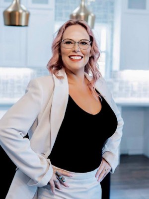 Kristina Land, Recognized by BestAgents.us as a 2024 Top Agent 