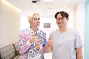 Oli London with Dr Yun Chang Woon at View Plastic Surgery