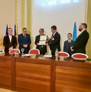 Ion Deaconescu (third from left) receives the 2024 Gjenima Prize for Literature