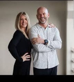 Chris and Cari Briner, Recognized by BestAgents.us as a 2024 Top Agent 