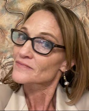 Elissa Gross, PsyD, Licensed Clinical Psychologist and Founder of Englewood Psychotherapy 