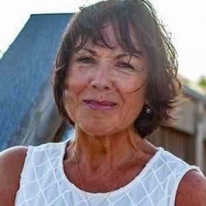 Brenda Feria, Recognized by BestAgents.us as a 2024 Top Agent 