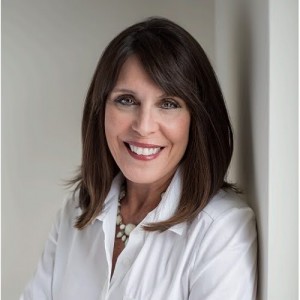 Stephanie Lee, Recognized by BestAgents.us as a 2024 Top Agent 