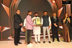 Abhishek Jindal being Presented as the best Event Planner of Telangana by TAA