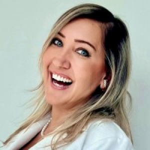 Ana Ungar, Recognized by BestAgents.us as a 2024 Top Agent