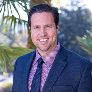 Erik C. Spayde, MD: A Leading Innovator in Spine Surgery and Disc Replacement Technologies