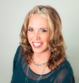 Kirsten Moyer, Recognized by BestAgents.us as a 2024 Top Agent 