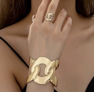 Venturia is making High-fashion Accessible with its Online Walmart Line