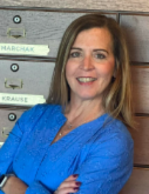 Lisa Damp, Recognized by BestAgents.us as a 2025 Top Agent 