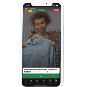 Auqli features a live auction event where users can bid on items and shop with fun!