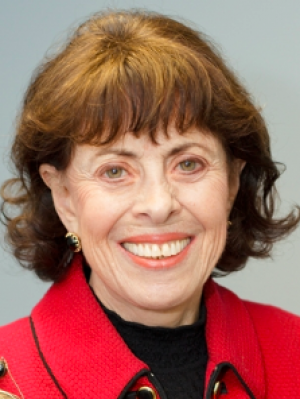 Dr. Elizabeth C. Muss: Pioneering Female Cardiologist Advocating for Heart Health Education in New York City