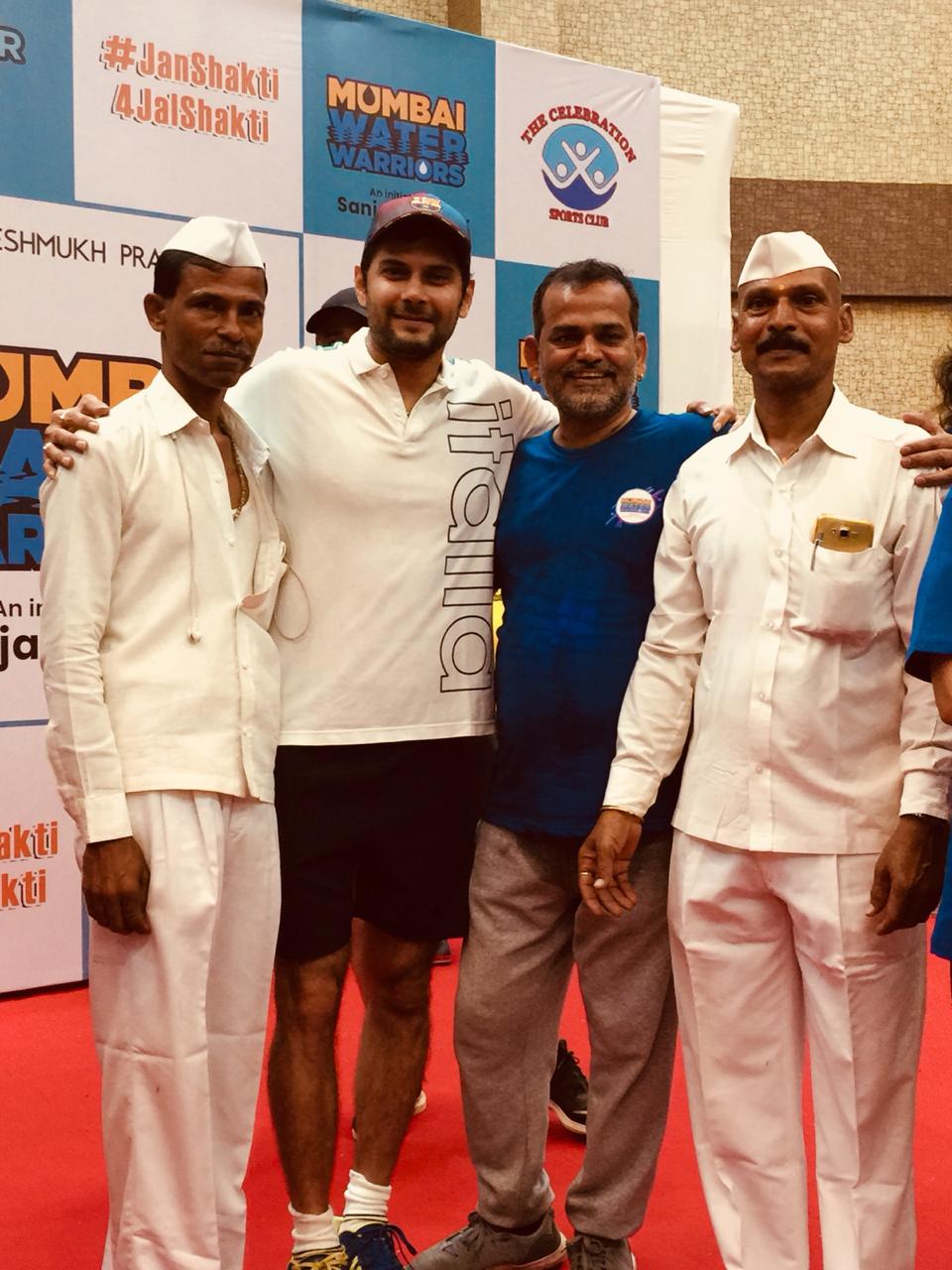 SANJAY PANDEY AND AMAR UPADHYAY WITH MUMBAI DABBAWALAS SANJAY PANDEY AND AMAR UPADHYAY WITH MUMBAI DABBAWALAS