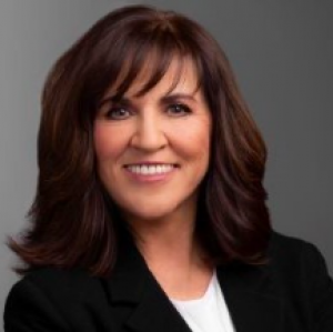 Yolanda Young, Recognized by BestAgents.us as a 2025 Top Agent 